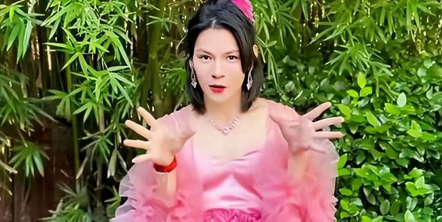 向佐女装造型