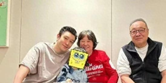 黄晓明家庭照